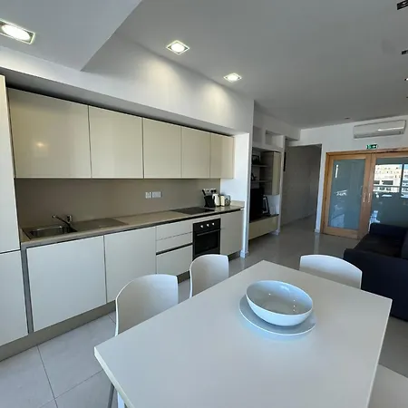 Giuliani Seafront 12 Appartement