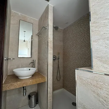 Giuliani Seafront 12 Saint Julian's