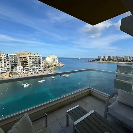 Giuliani Seafront 12 شقة *