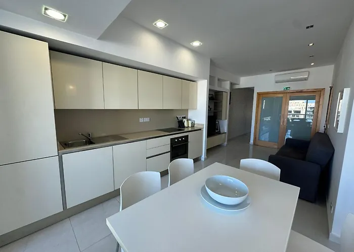 Giuliani Seafront 12 아파트