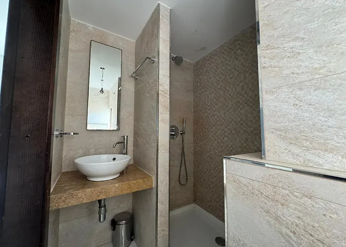 Giuliani Seafront 12 Saint Julian's