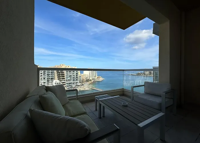 Giuliani Seafront 12 * Saint Julian's