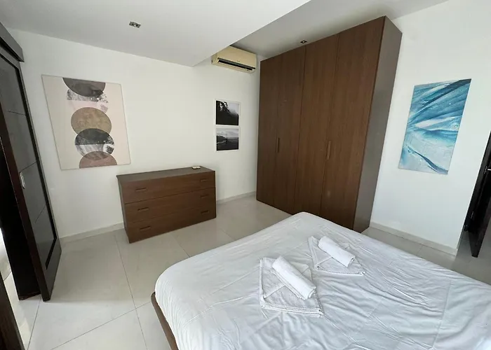 Giuliani Seafront 12 아파트 *