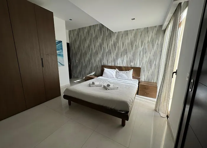 Apartment Giuliani Seafront 12 *