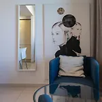 Giuliani Seafront 12 Апартаменты