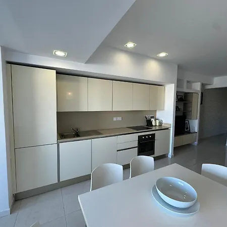 Apartman Giuliani Seafront 12 San Ġiljan