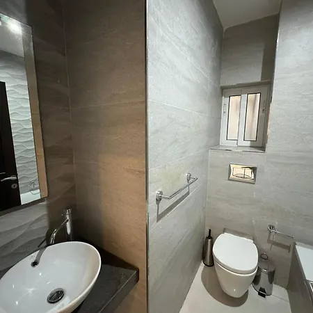 Giuliani Seafront 12 * San Ġiljan