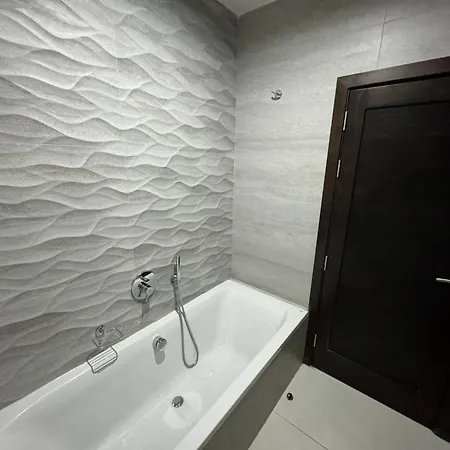 Giuliani Seafront 12 Apartman San Ġiljan