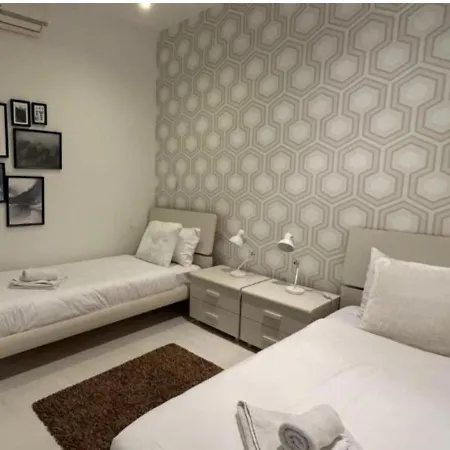Giuliani Seafront 12 شقة سانت جوليان
